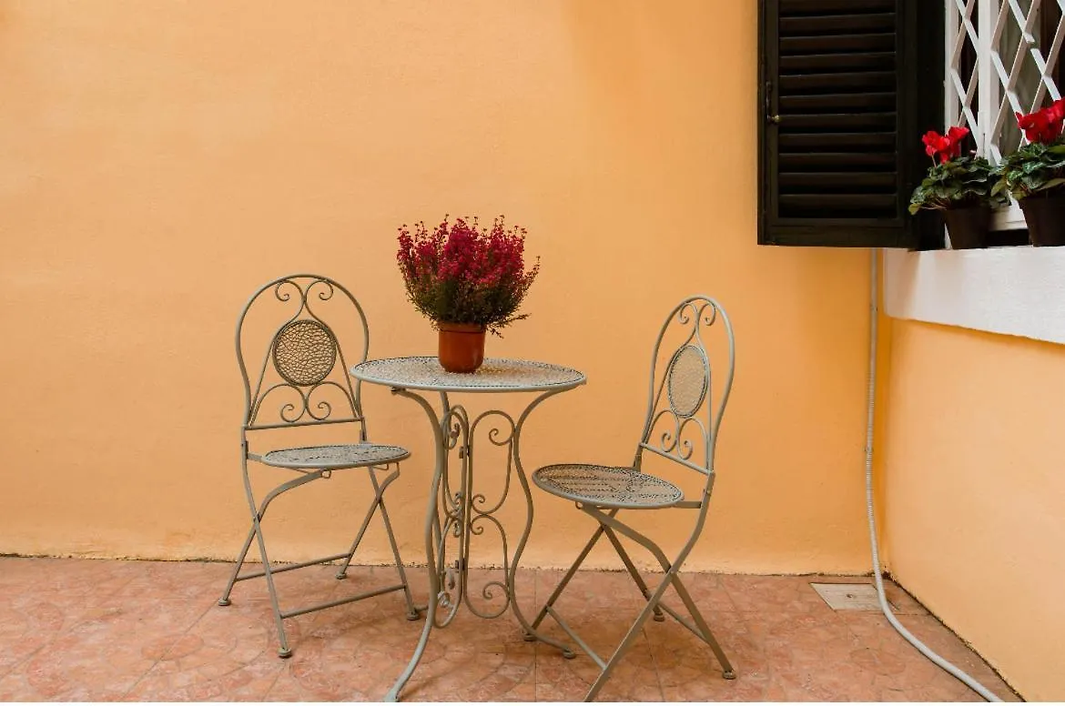 Apartment Domus Clivo Near The Vatican City Rome Italy